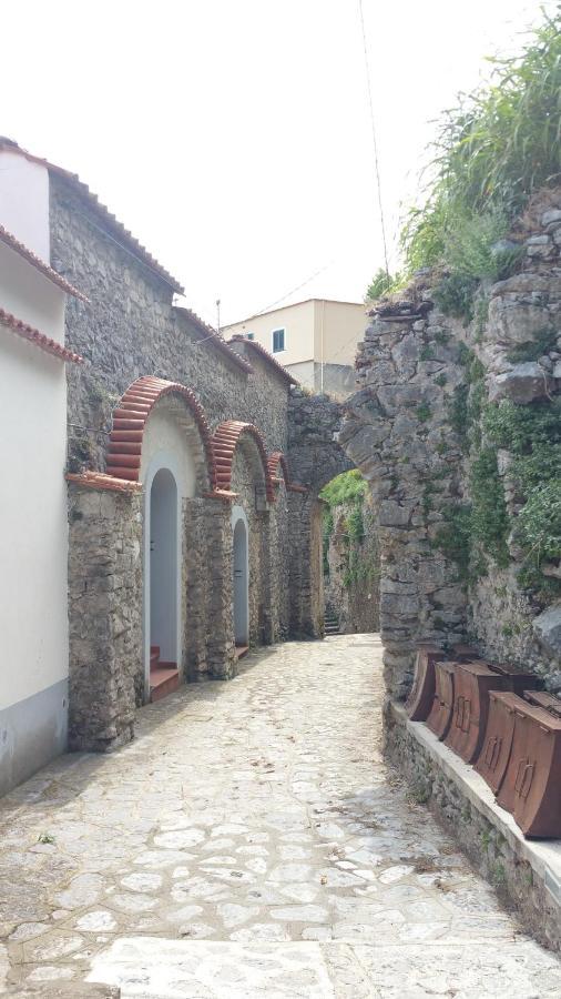 Villa Ami Скала Екстериор снимка