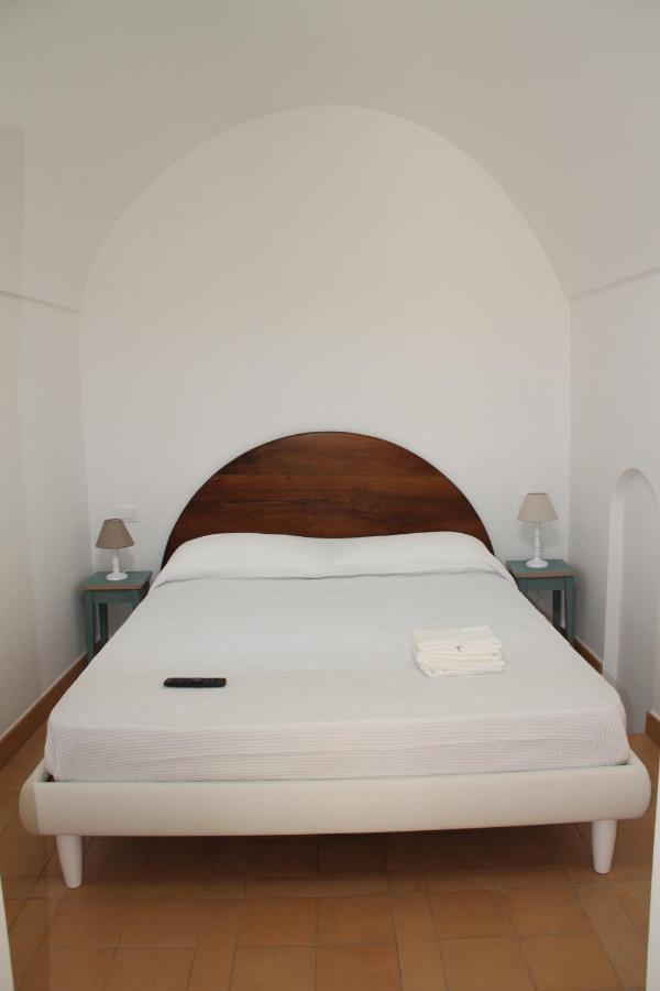 Villa Ami Скала Екстериор снимка