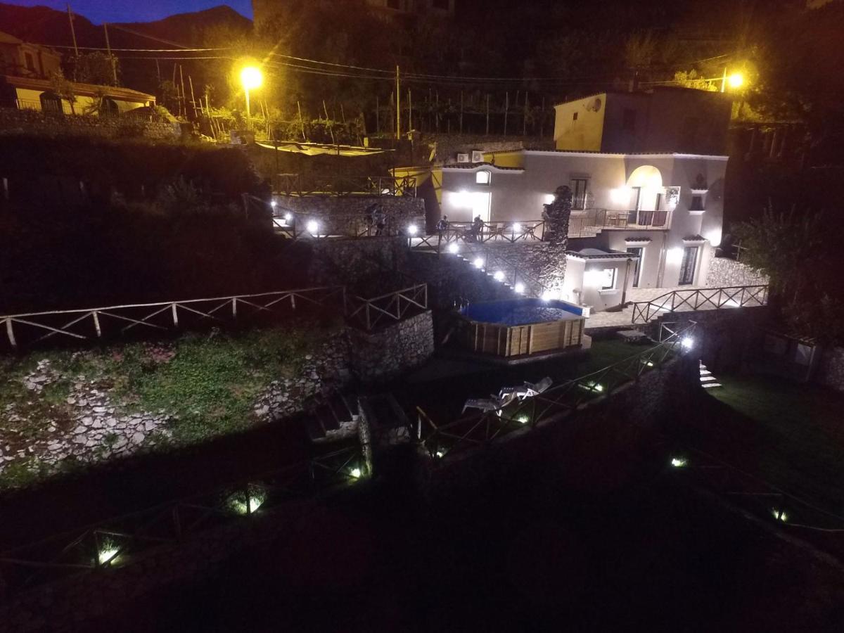 Villa Ami Скала Екстериор снимка