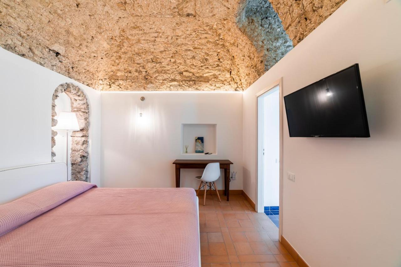 Villa Ami Скала Екстериор снимка