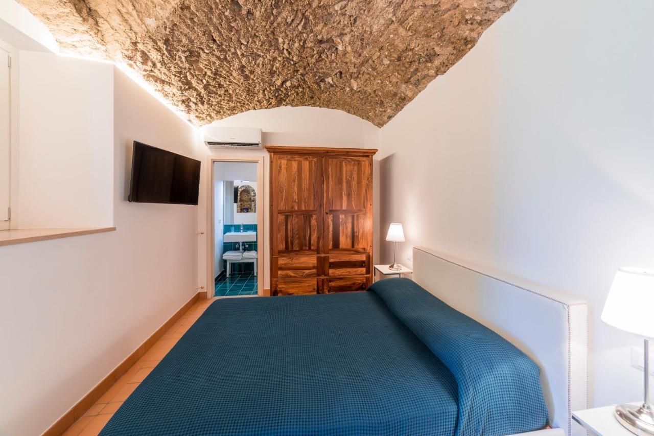 Villa Ami Скала Екстериор снимка